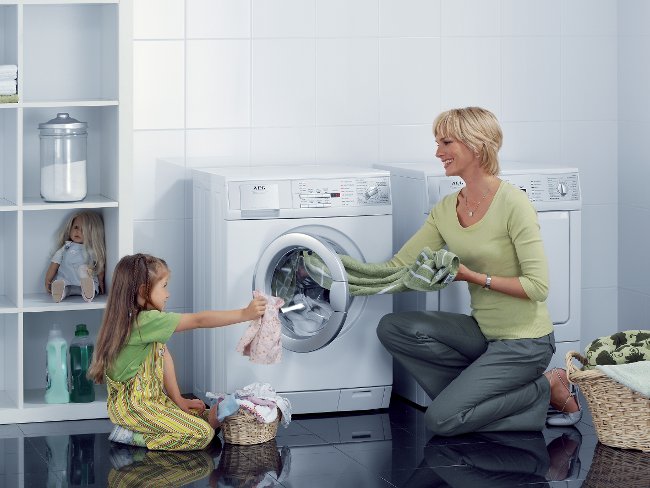 Вредно ли наливать в стиральную машинку отбеливатель без хлора